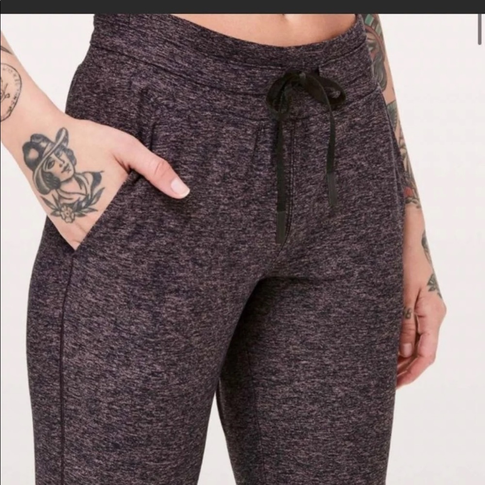 Super soft!!! Ready ready to rulu jogger size 4